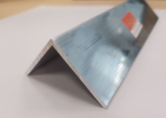 طاحونة الزاوية اليمنى 6063 الملفات الألومنيومية الخرسانة 50mm * 50mm