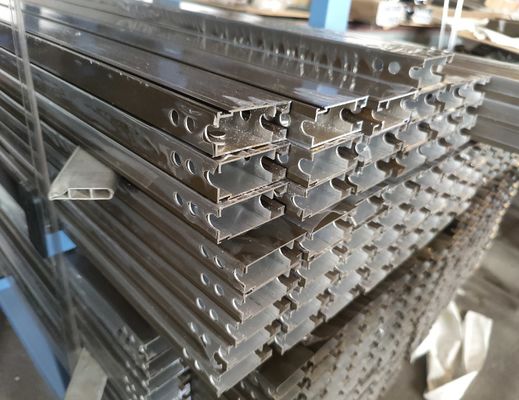 الألومنيوم جنوب أفريقيا ملامح النافذة المنزلقة الطلاء المسحوق الأسود الأبيض