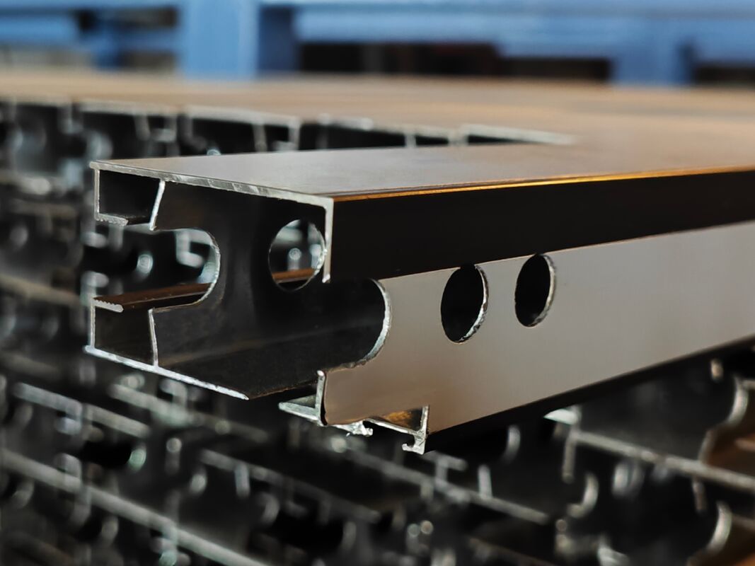 الملف المنزلق من الألومنيوم المصنوع مع طبقة مسحوق للسوق في جنوب أفريقيا